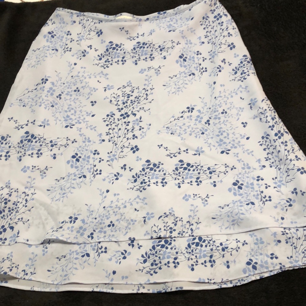 ANN TAYLOR lovely floral skirt